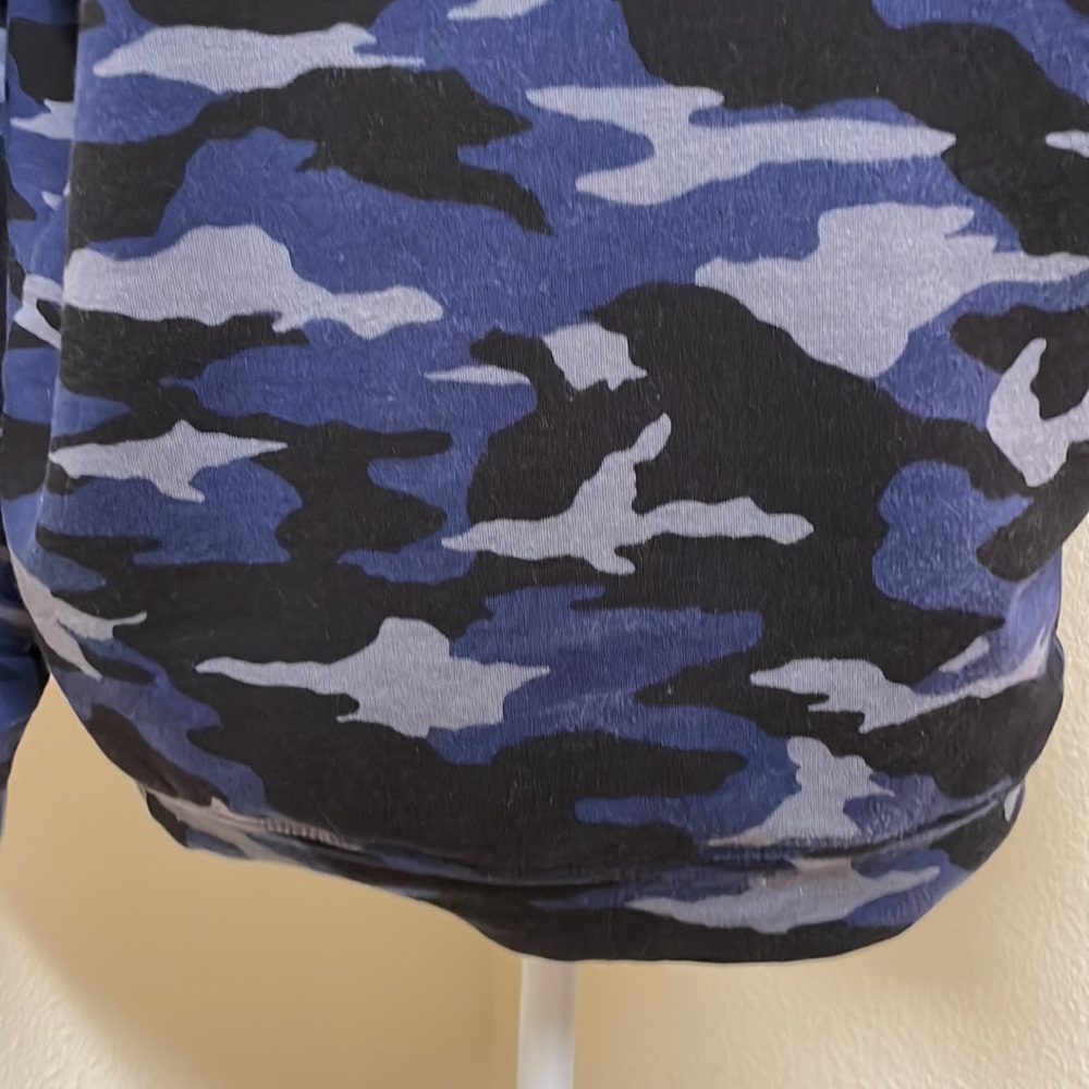 Athleta Triumph Blue Black & Gray Camo Sweatshirt - Picture 8 of 11